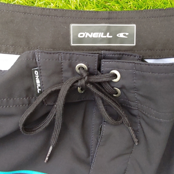 Excellent Used Condition Men's O'NEILL Striped Board Shorts Size 38 - Picture 9 of 10